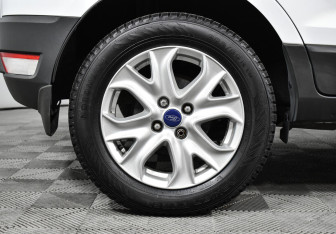 Подержанный автомобиль Ford EcoSport 2015 года (6 фото)