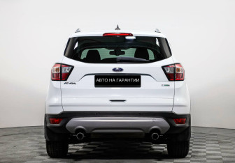 Подержанный автомобиль Ford Kuga 2017 года (4 фото)
