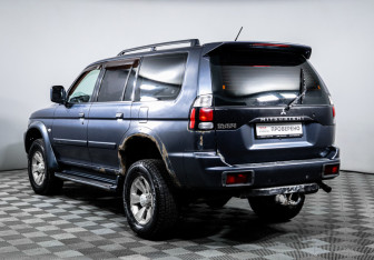Подержанный автомобиль Mitsubishi Pajero Sport 2008 года (7 фото)