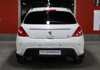 Подержанный автомобиль Peugeot 308 Hatchback 2011 года (6 фото)
