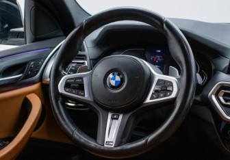 Подержанный автомобиль BMW X4 2021 года (15 фото)
