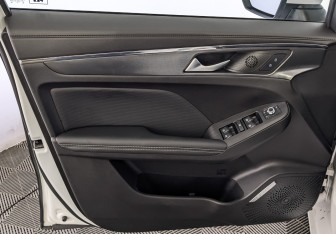 Подержанный автомобиль Haval Jolion 2023 года (19 фото)