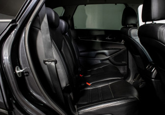 Подержанный автомобиль Kia Sorento 2017 года (10 фото)