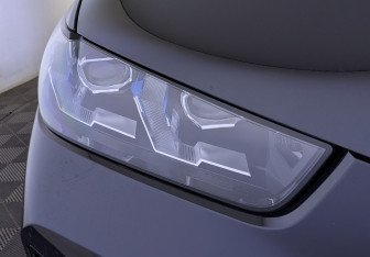 Подержанный автомобиль BMW X5 2025 года (11 фото)