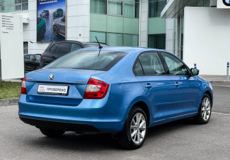 Подержанный автомобиль Skoda Rapid Liftback 2015 года (5 фото)