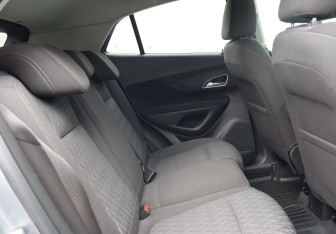 Подержанный автомобиль Opel Mokka 2014 года (20 фото)