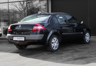 Подержанный автомобиль Renault Megane Sedan 2006 года (4 фото)