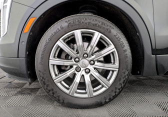 Подержанный автомобиль Cadillac XT4 2021 года (18 фото)