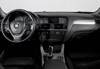 Подержанный автомобиль BMW X3 2012 года (12 фото)