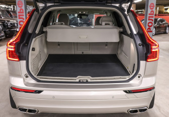 Подержанный автомобиль Volvo XC60 2018 года (10 фото)