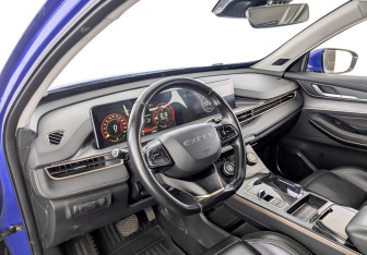 Подержанный автомобиль Exeed LX 2022 года (16 фото)