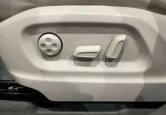 Подержанный автомобиль Audi Q5 2011 года (13 фото)