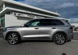 Подержанный автомобиль Geely Monjaro 2023 года (8 фото)
