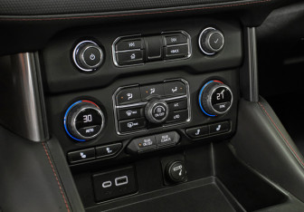 Подержанный автомобиль Chevrolet Tahoe 2024 года (19 фото)