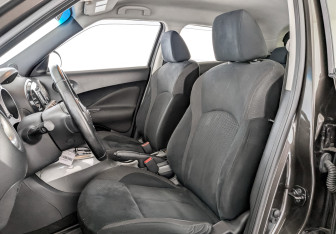 Подержанный автомобиль Nissan Juke 2012 года (20 фото)