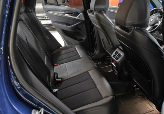 Подержанный автомобиль BMW X3 2021 года (12 фото)