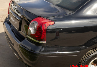 Подержанный автомобиль Toyota Avensis Sedan 2006 года (23 фото)