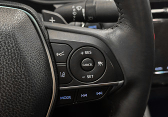 Подержанный автомобиль Toyota Avalon 2022 года (12 фото)