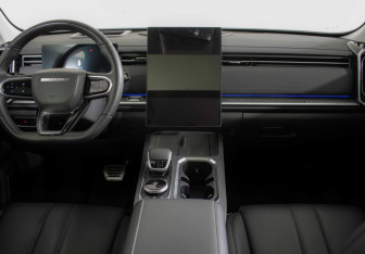 Подержанный автомобиль Jaecoo J7 2023 года (11 фото)