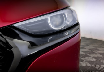 Подержанный автомобиль Mazda 3 Hatchback 2019 года (17 фото)