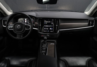 Подержанный автомобиль Volvo V90 Cross Country 2018 года (24 фото)
