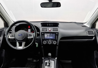Подержанный автомобиль Subaru Forester Suv 2017 года (14 фото)