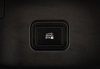 Подержанный автомобиль Changan UNI-V 2024 года (33 фото)