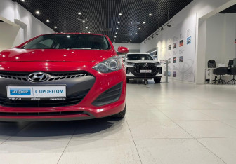 Подержанный автомобиль Hyundai i30 Hatchback 2013 года (9 фото)