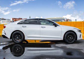 Подержанный автомобиль Kia K5 2022 года (8 фото)