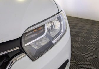 Подержанный автомобиль Renault Sandero 2020 года (11 фото)