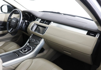 Подержанный автомобиль Land Rover Range Rover Evoque 2018 года (10 фото)