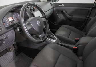 Подержанный автомобиль Volkswagen Golf Hatchback 2007 года (10 фото)