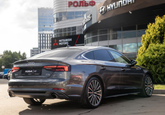 Подержанный автомобиль Audi A5 Liftback 2018 года (4 фото)
