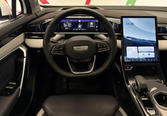 Подержанный автомобиль Geely Atlas 2024 года (12 фото)