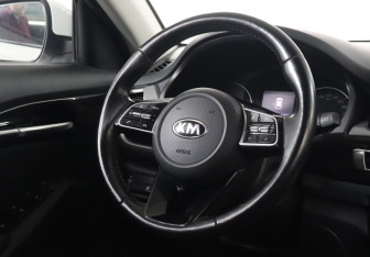 Подержанный автомобиль Kia Seltos 2021 года (15 фото)