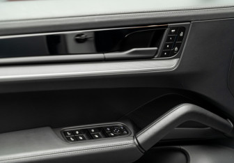 Новый Porsche Cayenne 2025 (10 фото)