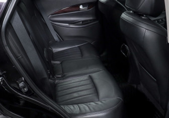 Подержанный автомобиль Infiniti QX50 2013 года (10 фото)