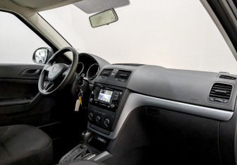 Подержанный автомобиль Skoda Yeti 2017 года (10 фото)