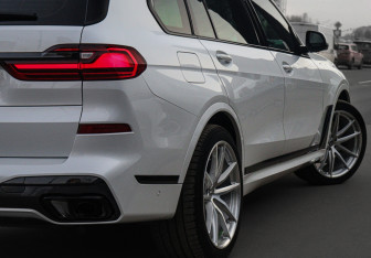 Подержанный автомобиль BMW X7 2019 года (38 фото)