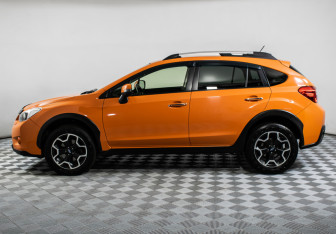 Подержанный автомобиль Subaru XV 2015 года (7 фото)
