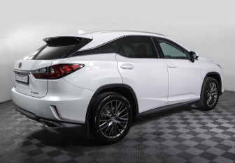 Подержанный автомобиль Lexus RX 2016 года (5 фото)
