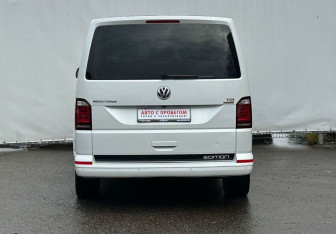 Подержанный автомобиль Volkswagen Multivan 2017 года (6 фото)