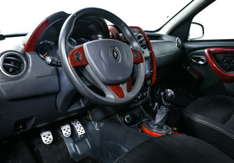 Подержанный автомобиль Renault Duster 2016 года (10 фото)