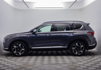 Подержанный автомобиль Hyundai Santa Fe 2022 года (2 фото)