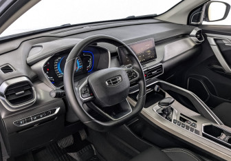 Подержанный автомобиль Geely Coolray 2023 года (15 фото)