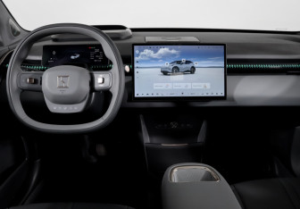 Подержанный автомобиль Zeekr X 2023 года (12 фото)