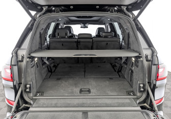 Подержанный автомобиль BMW X7 2020 года (10 фото)