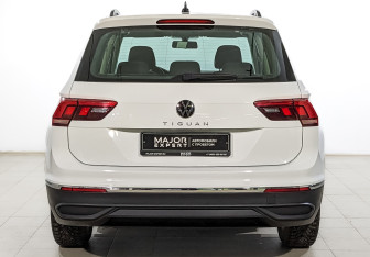 Подержанный автомобиль Volkswagen Tiguan 2021 года (6 фото)