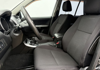 Подержанный автомобиль Suzuki Grand Vitara 2008 года (10 фото)