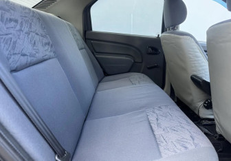 Подержанный автомобиль Renault Logan Sedan 2009 года (11 фото)